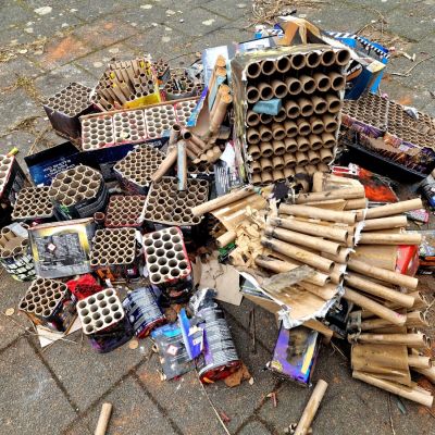 Des tonnes de déchets après le Nouvel An : une association demande une limitation des feux d'artifice